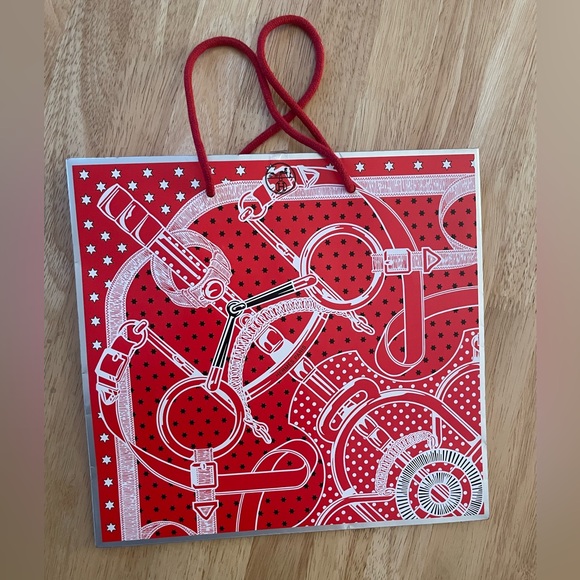 Hermes shopping bags - one regular, one holiday limited edition. - Picture 4 of 6